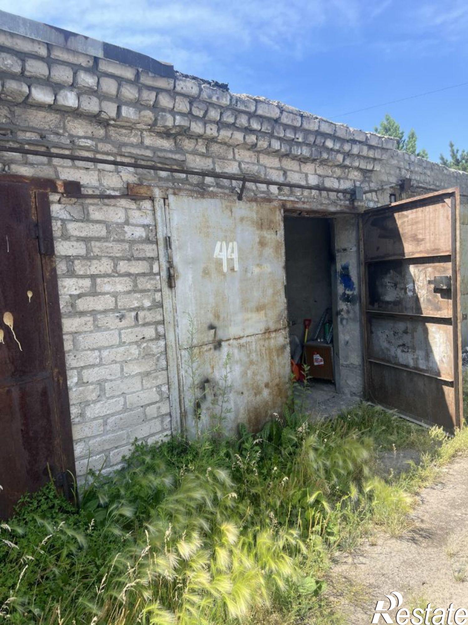 Купить гараж, место в паркинге за 266 670 рублей на Заринская улица