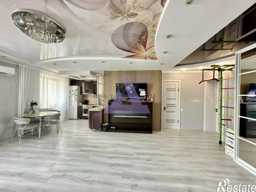 Продажа 3-комн квартиры улица Космонавтов, дом 17