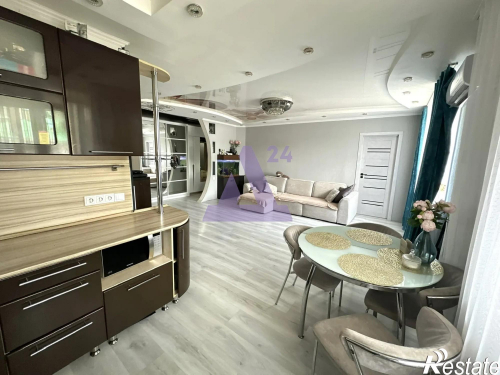Продажа 3-комн квартиры улица Космонавтов, дом 17