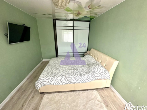 Продажа 3-комн квартиры улица Космонавтов, дом 17
