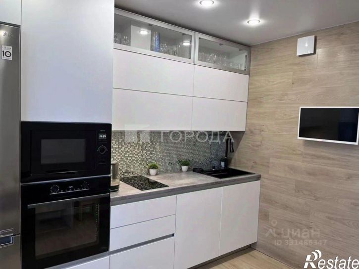 3-комн квартира ул Монтажников, 8,  д. 8