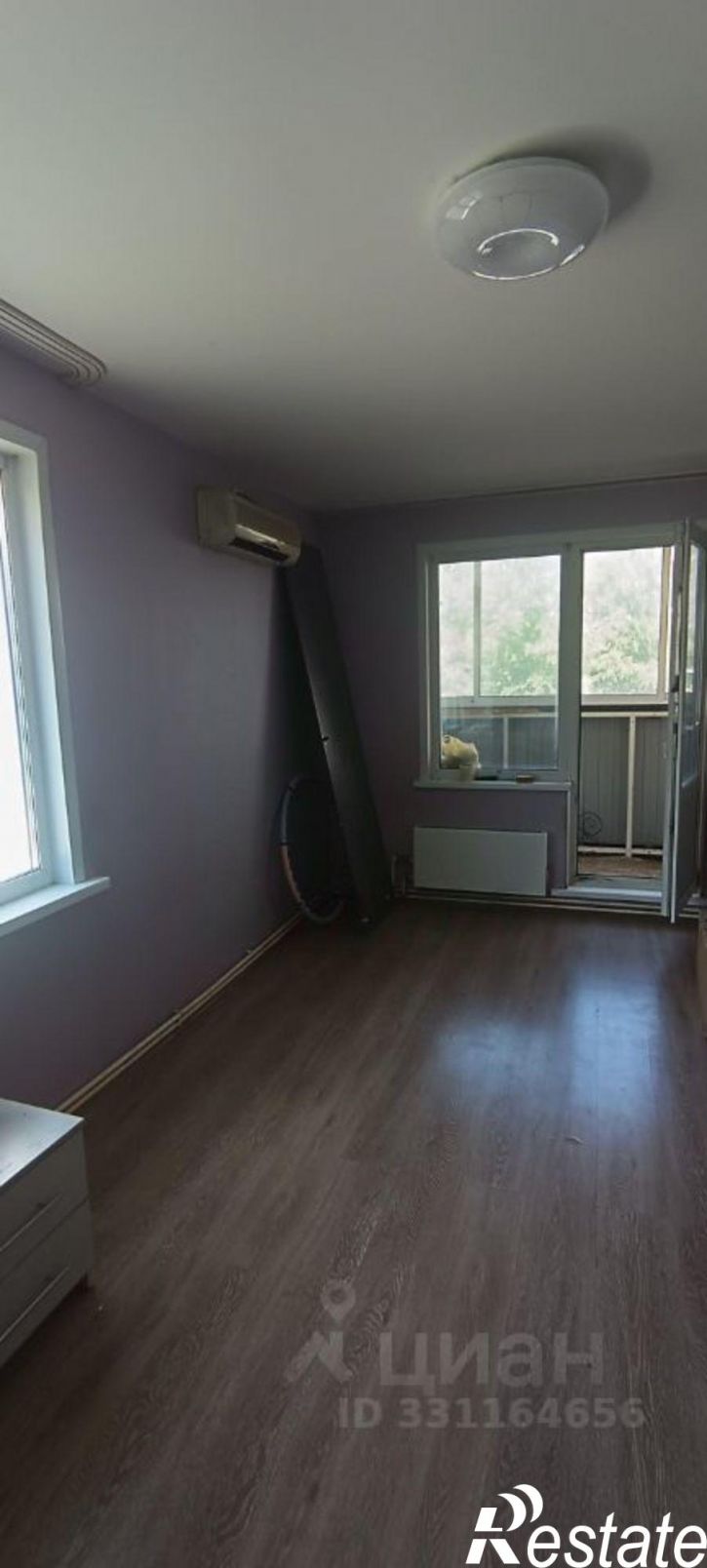 2-комн квартира ул Сергея Ускова, 10,  д. 10