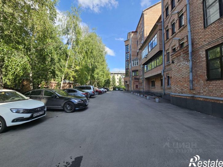 4-комн квартира улица Профинтерна, 40А,  д. 40А