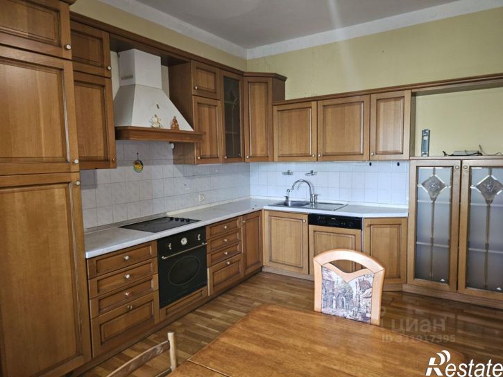 4-комн квартира улица Профинтерна, 40А,  д. 40А