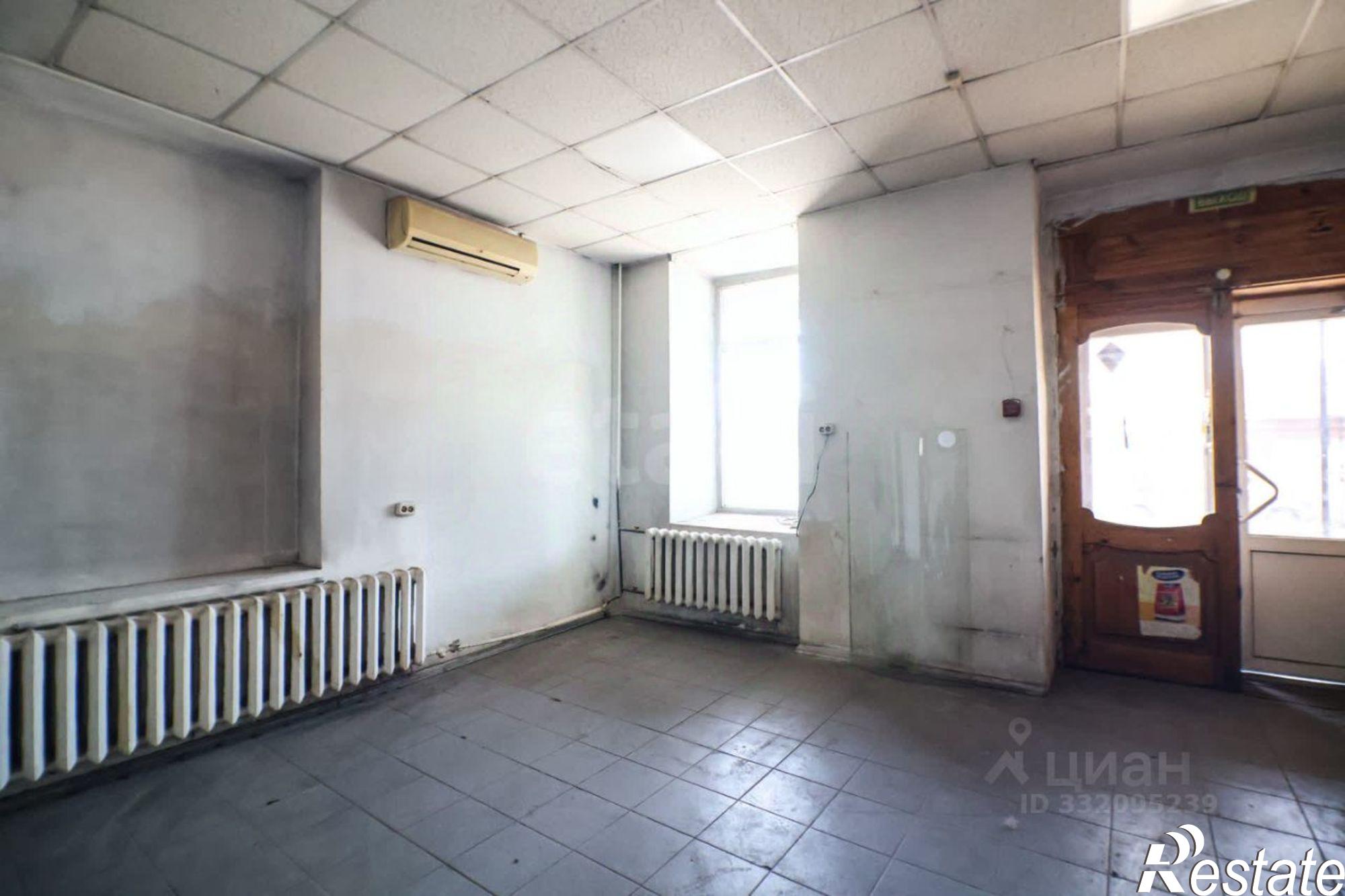 Купить торговое помещение за 5 566 830 рублей на ул Смольная, 48