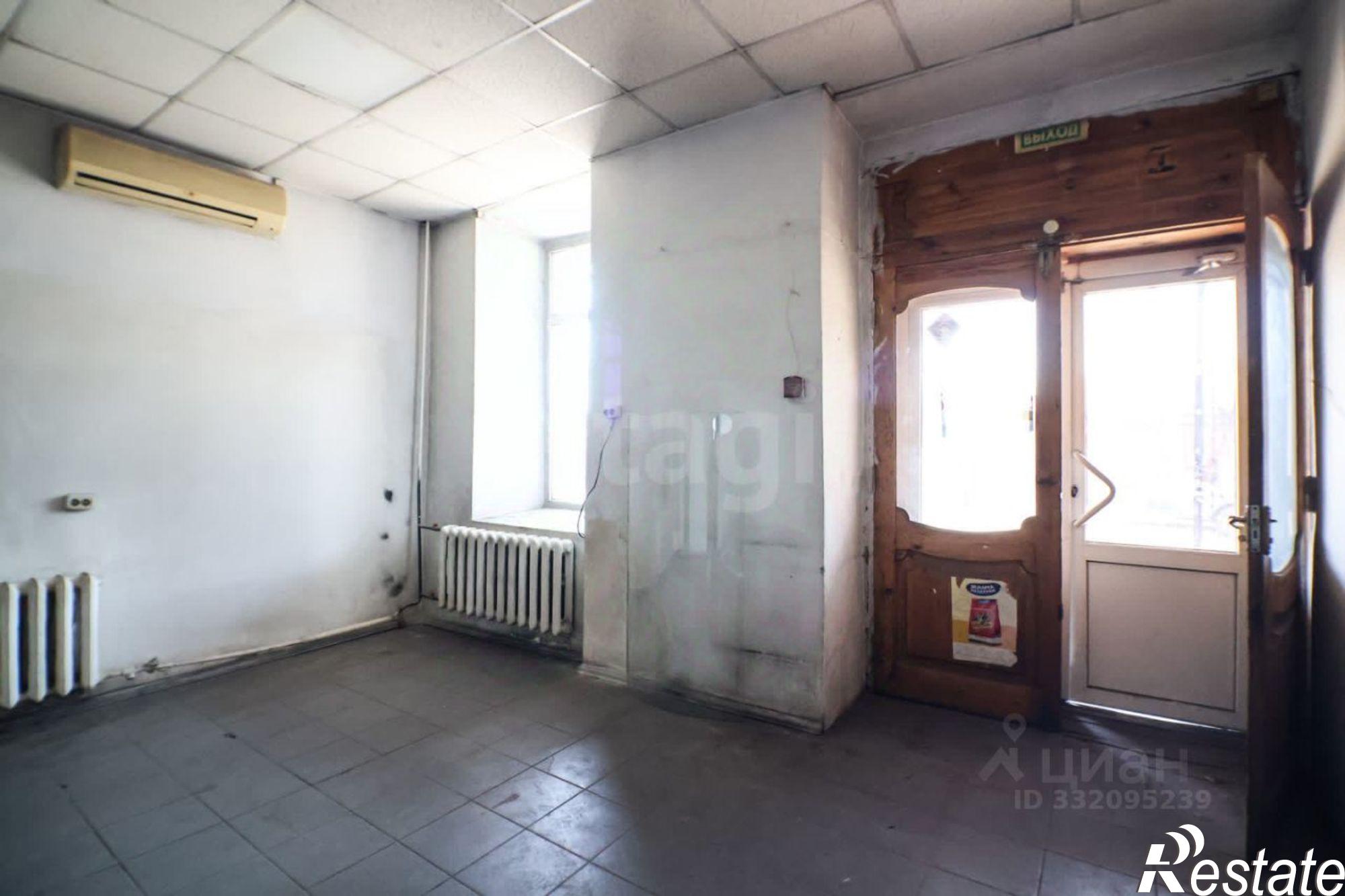 Купить торговое помещение за 5 566 830 рублей на ул Смольная, 48