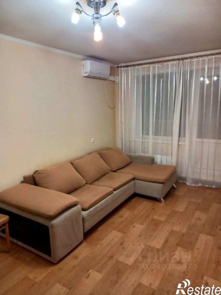 2-комн квартира Лазурная улица, 36,  д. 36