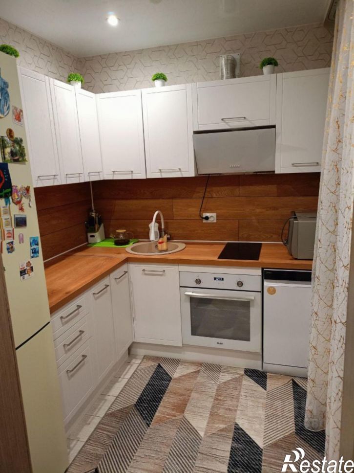 3-комн квартира улица Попова, 30,  д. 30