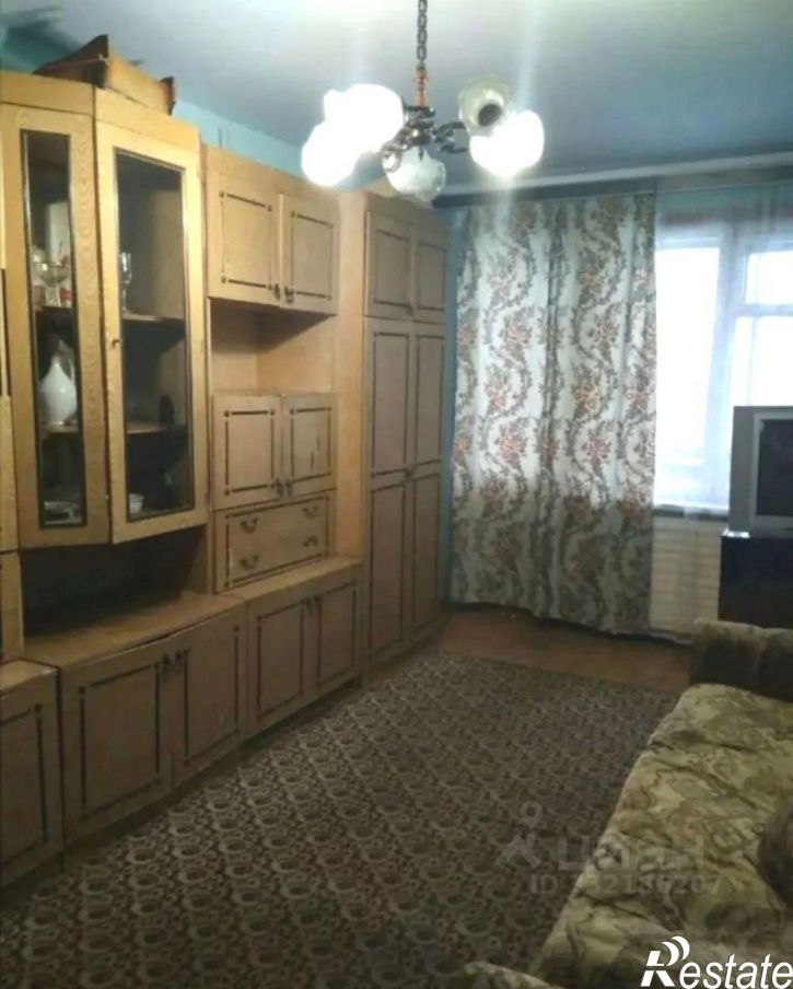 3-комн квартира улица Гущина, 160,  д. 160