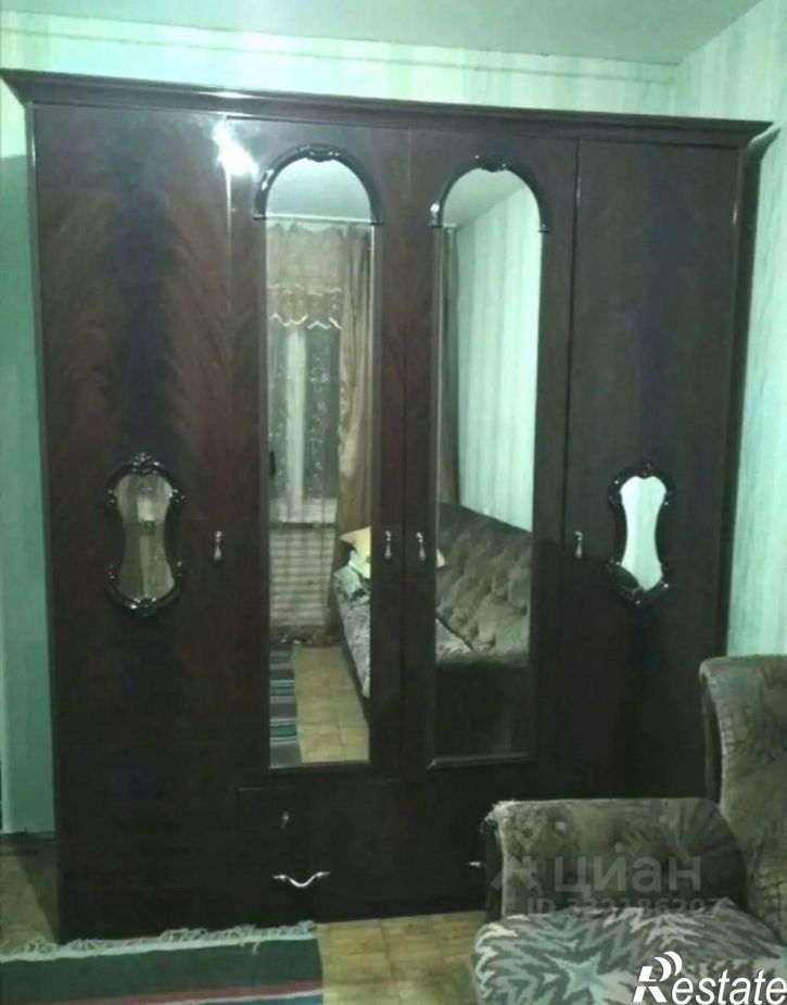 3-комн квартира улица Гущина, 160,  д. 160