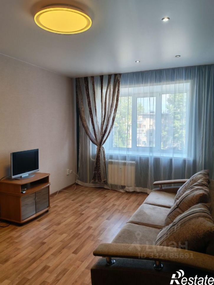1-комн квартира улица Юрина, 241А,  д. 241А