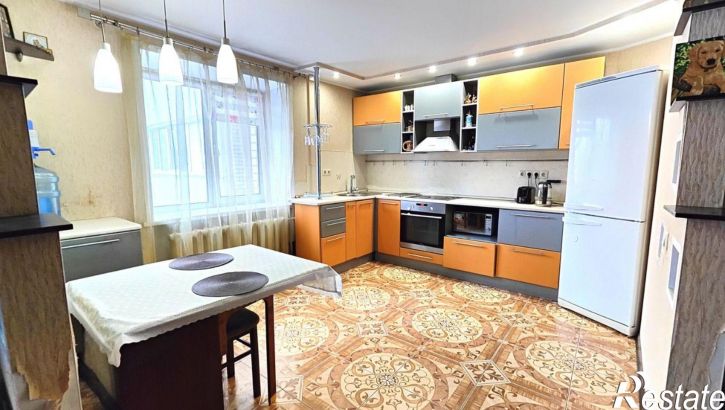 3-комн квартира улица Антона Петрова, 246,  д. 246