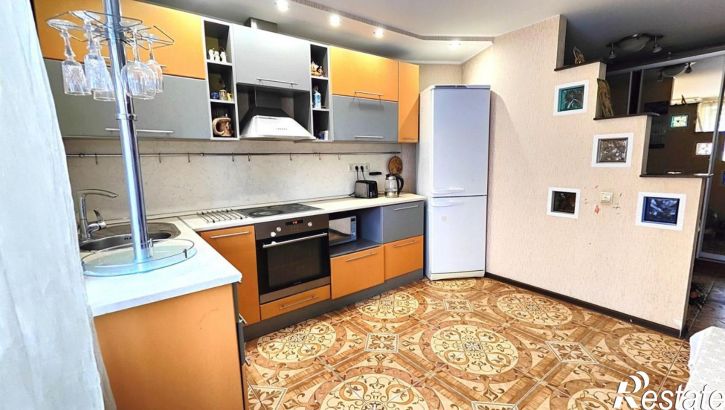3-комн квартира улица Антона Петрова, 246,  д. 246