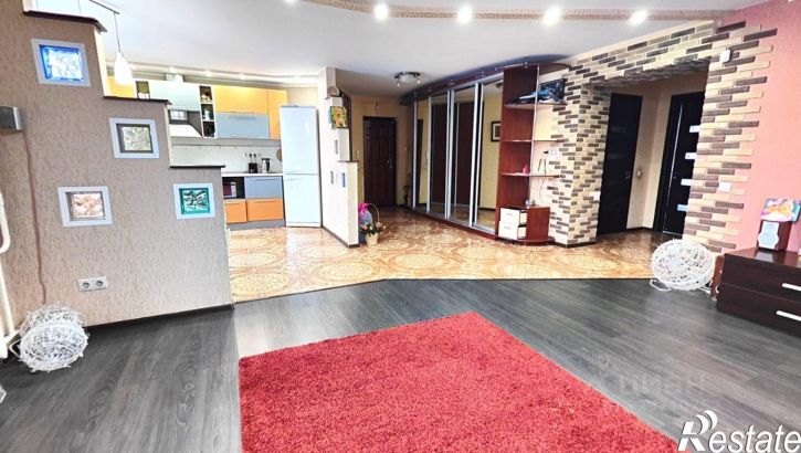 3-комн квартира улица Антона Петрова, 246,  д. 246