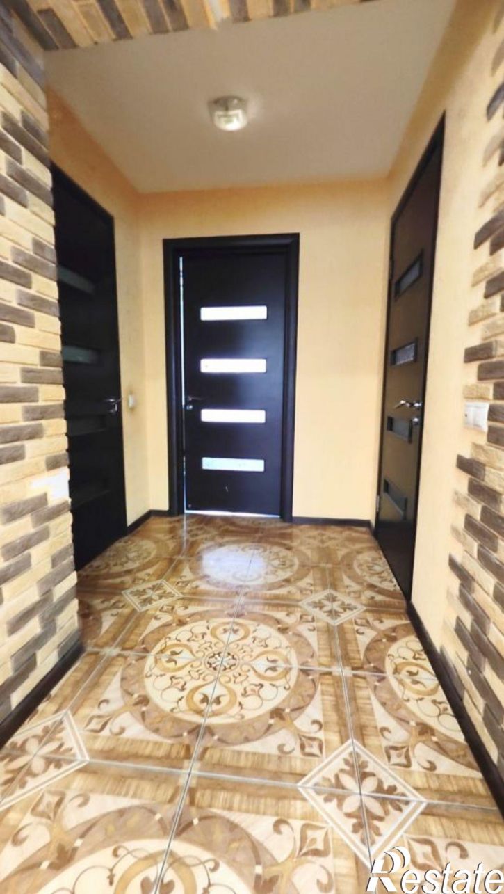 3-комн квартира улица Антона Петрова, 246,  д. 246