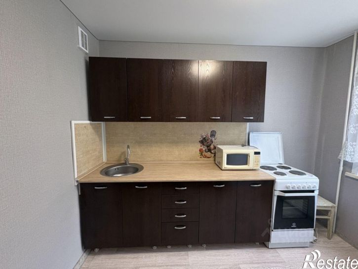 3-комн квартира улица Гущина, 75А,  д. 75А