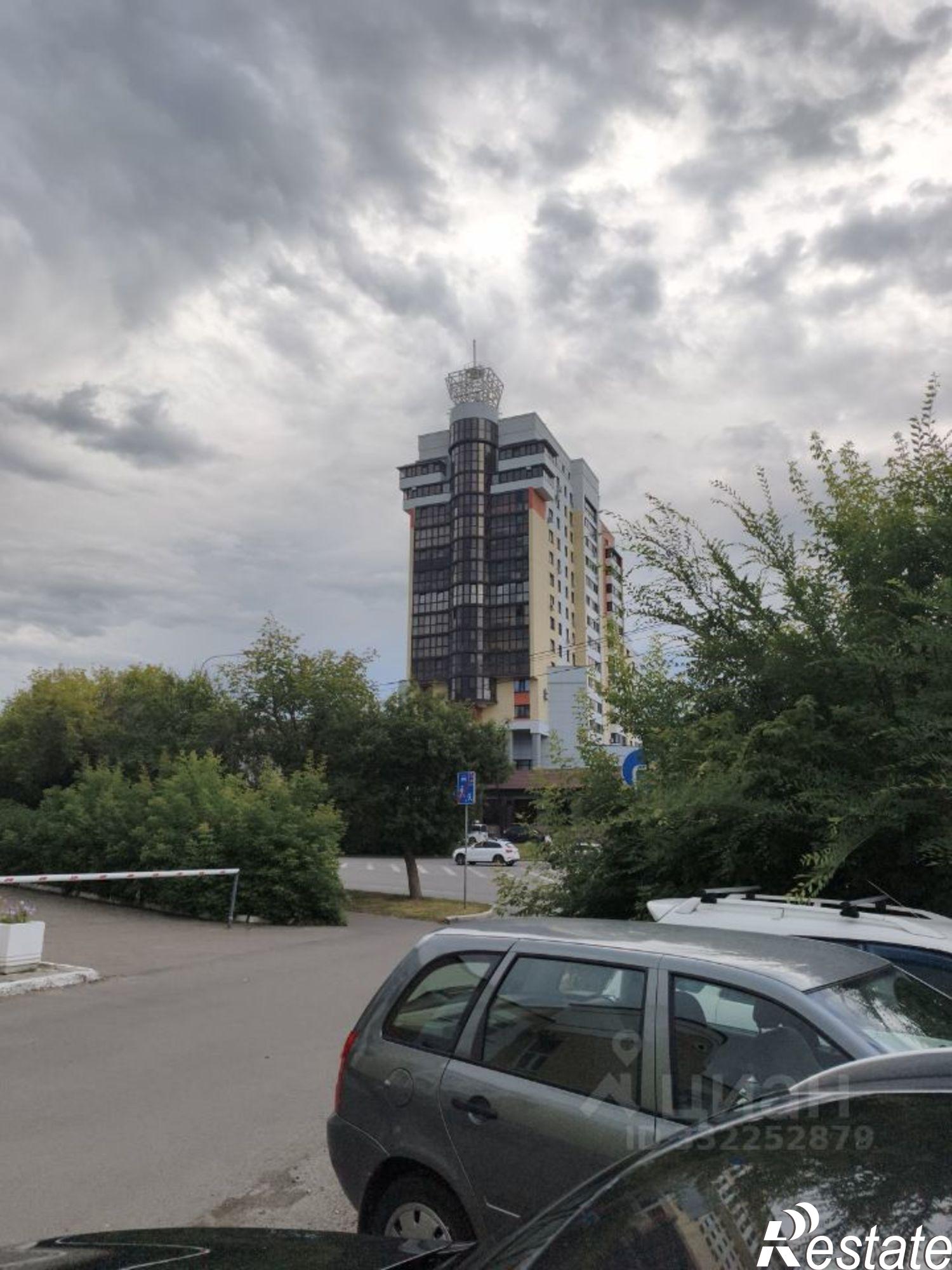 Купить квартиру за 12 300 000 рублей на проспект Строителей, 33