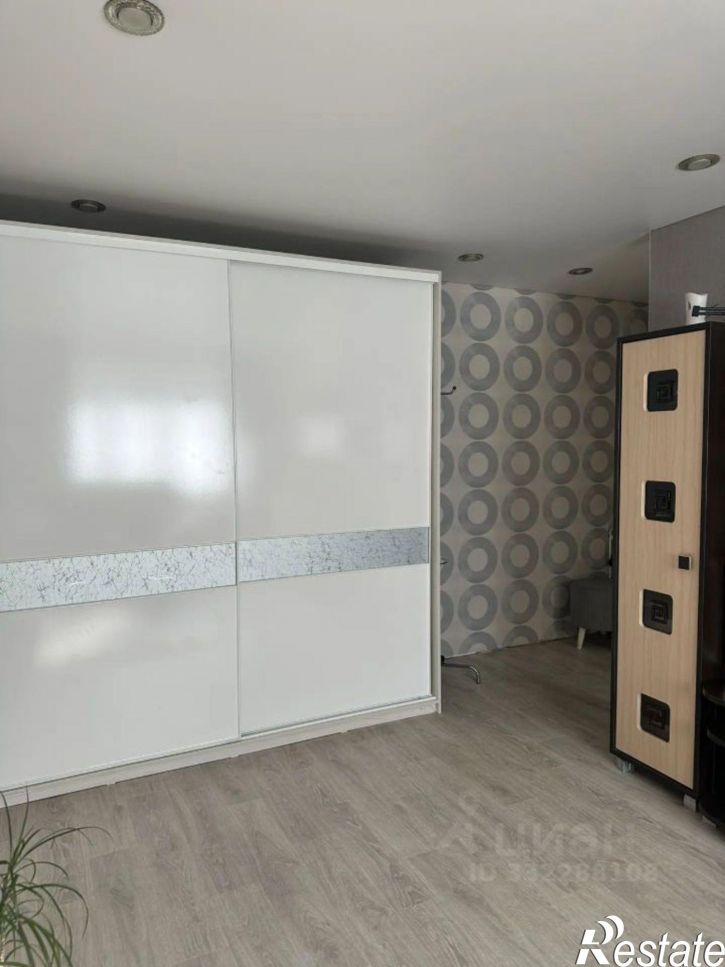3-комн квартира улица Юрина, 271,  д. 271