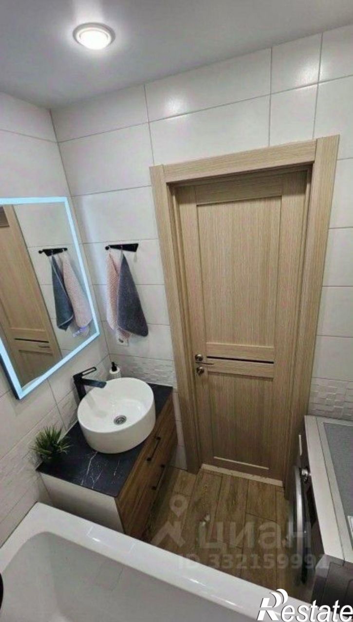 3-комн квартира ул Веры Кащеевой, 15,  д. 15