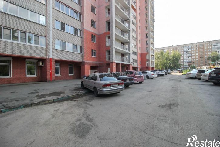 2-комн квартира улица Георгия Исакова, 264,  д. 264