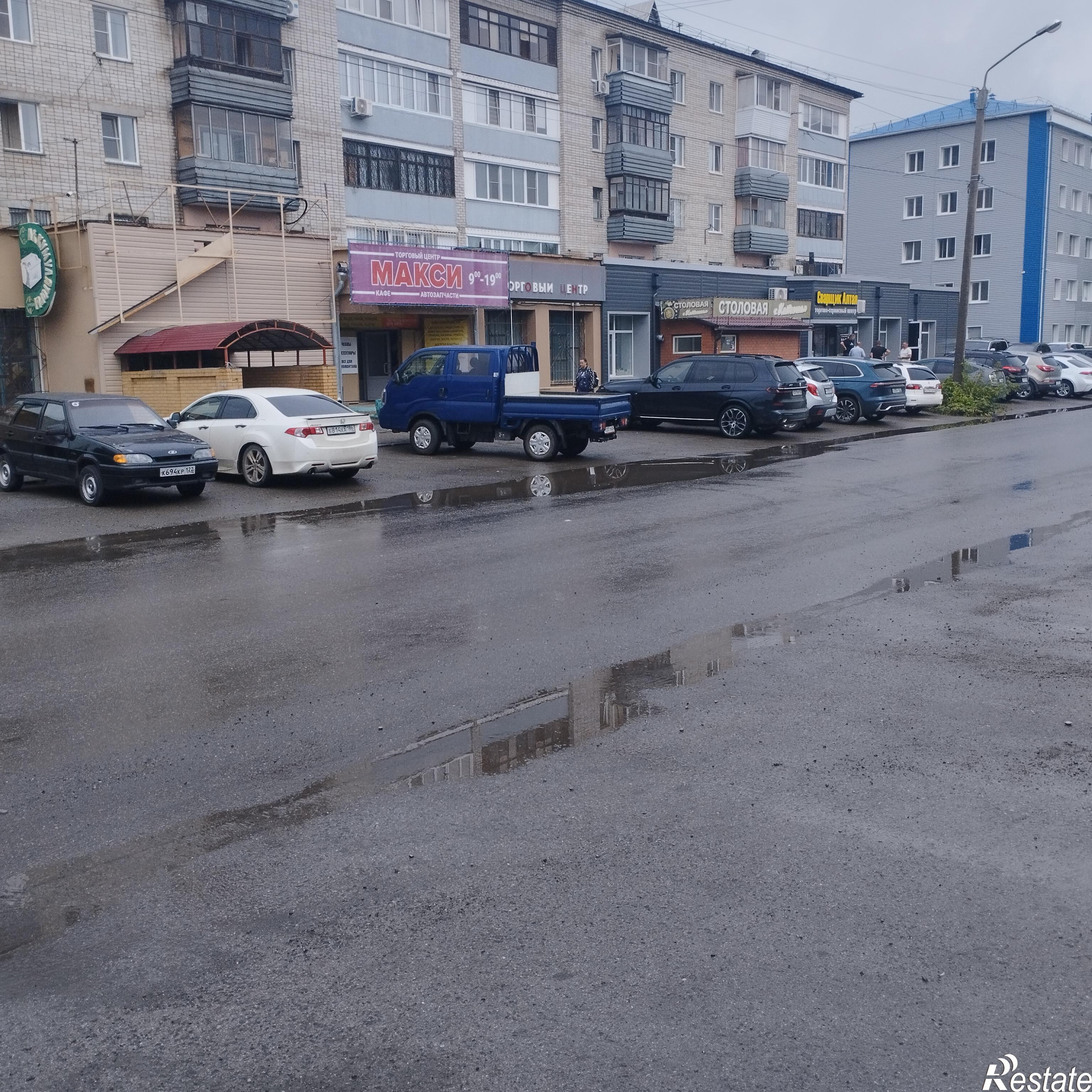 Купить торговое помещение за 51 000 000 рублей на Юрина , 209