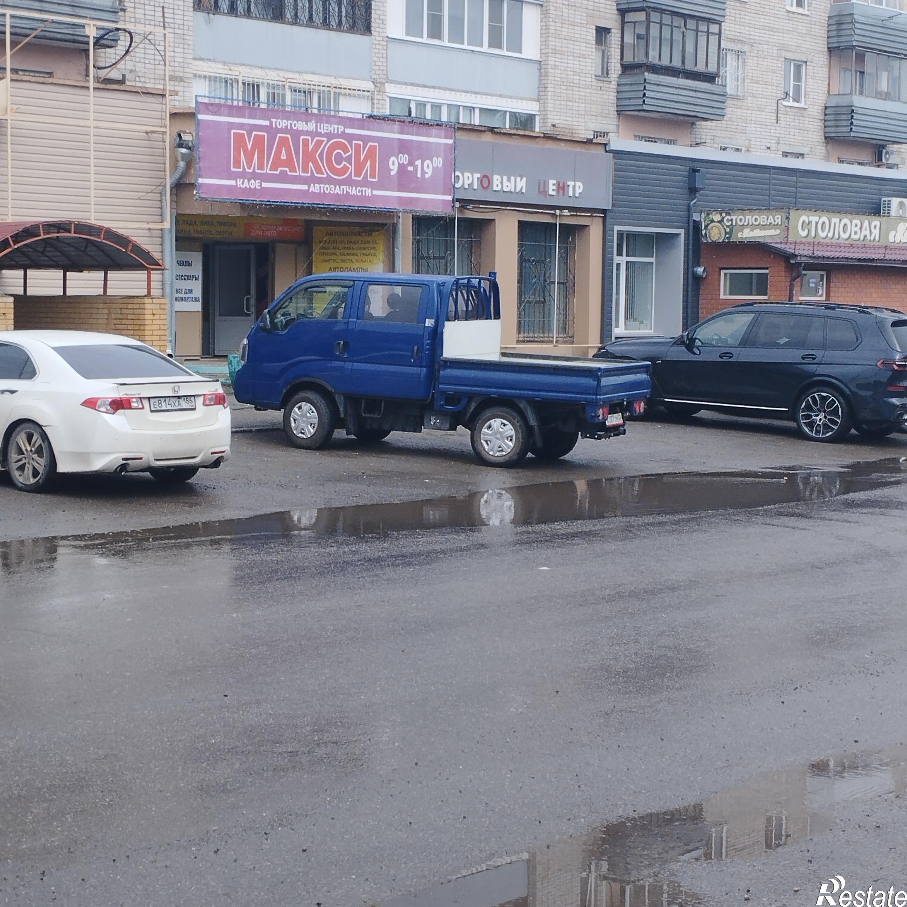 Купить торговое помещение за 51 000 000 рублей на Юрина , 209