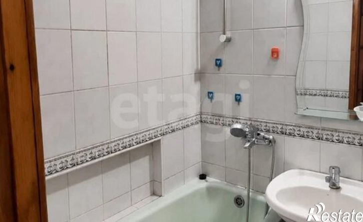 2-комн квартира ул Сухэ-Батора, 10,  д. 10