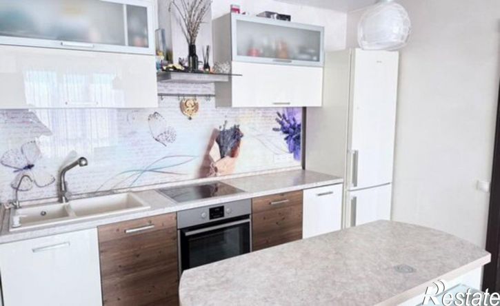2-комн квартира улица Юрина, 180Д,  д. 180Д