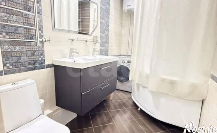 2-комн квартира улица Юрина, 180Д,  д. 180Д