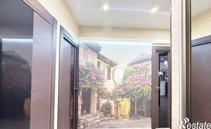 2-комн квартира улица Юрина, 180Д,  д. 180Д