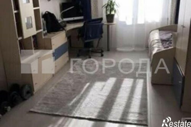 4-комн квартира ул Лазурная, 1,  д. 1
