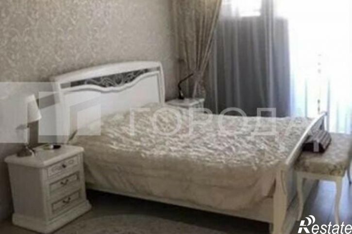 4-комн квартира ул Лазурная, 1,  д. 1