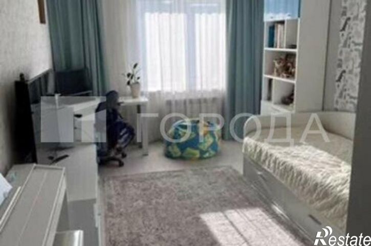4-комн квартира ул Лазурная, 1,  д. 1