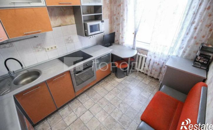 2-комн квартира ул Веры Кащеевой, 15,  д. 15