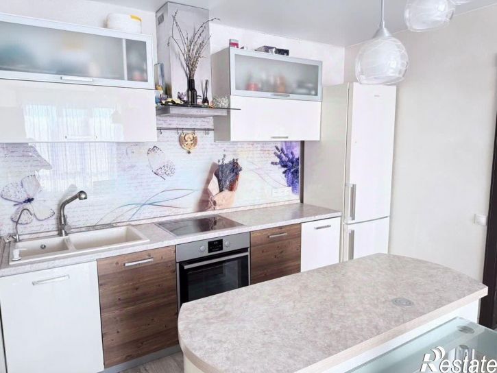 2-комн квартира ул Юрина, 180Д,  д. 180Д