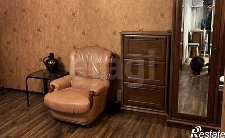 3-комн квартира ул Короленко, 62,  д. 62