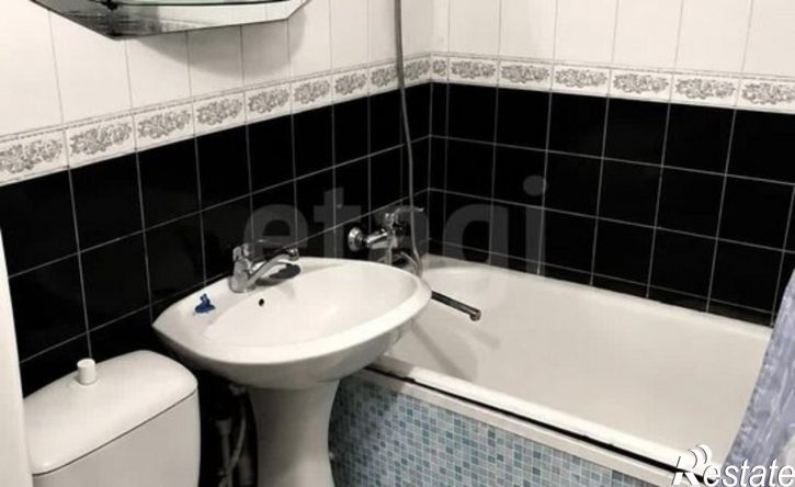 3-комн квартира ул Короленко, 62,  д. 62