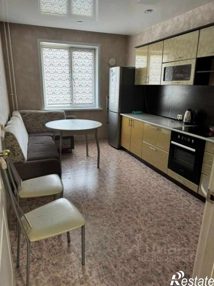 3-комн квартира Лазурная улица, 52,  д. 52
