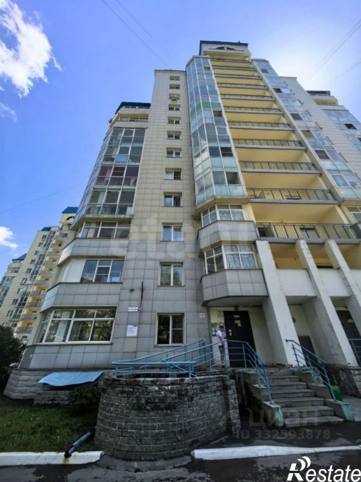 3-комн квартира ул Антона Петрова, 198,  д. 198