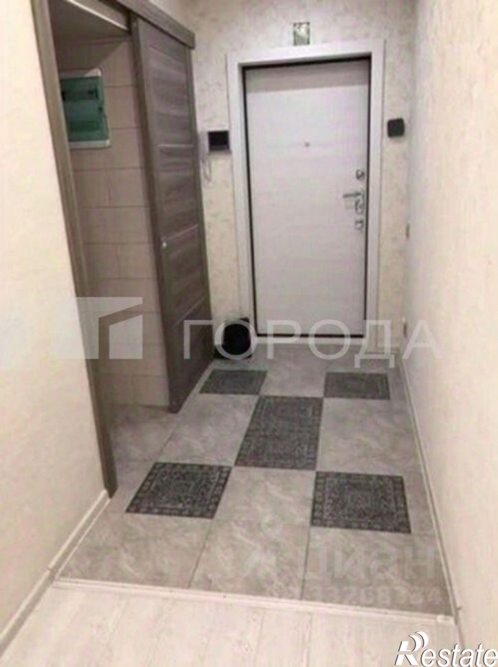 4-комн квартира Лазурная улица, 1,  д. 1