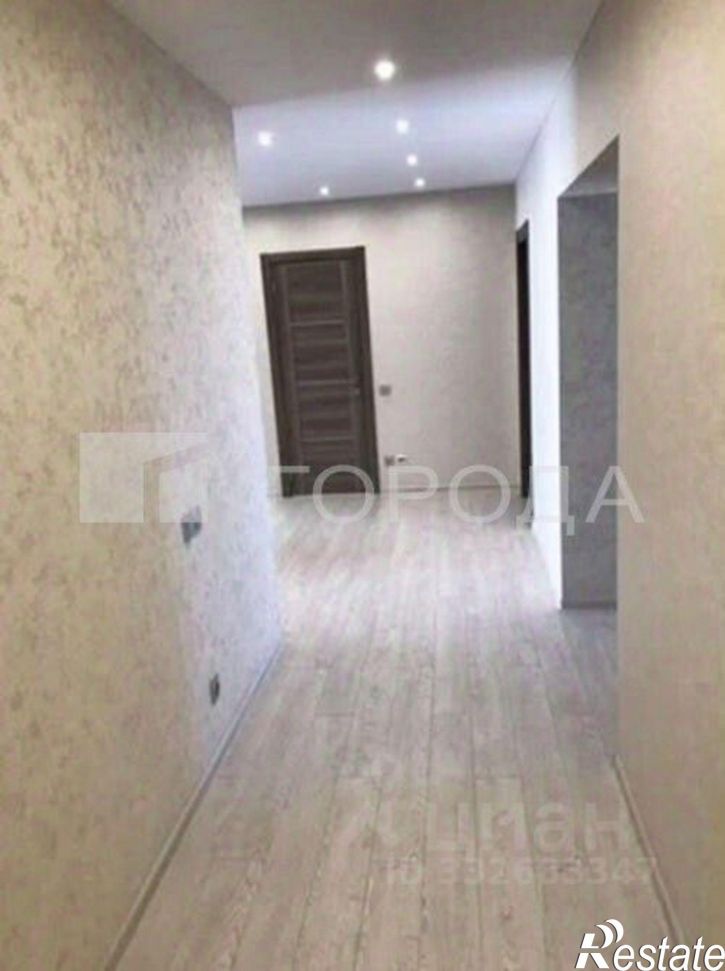 4-комн квартира Лазурная улица, 1,  д. 1