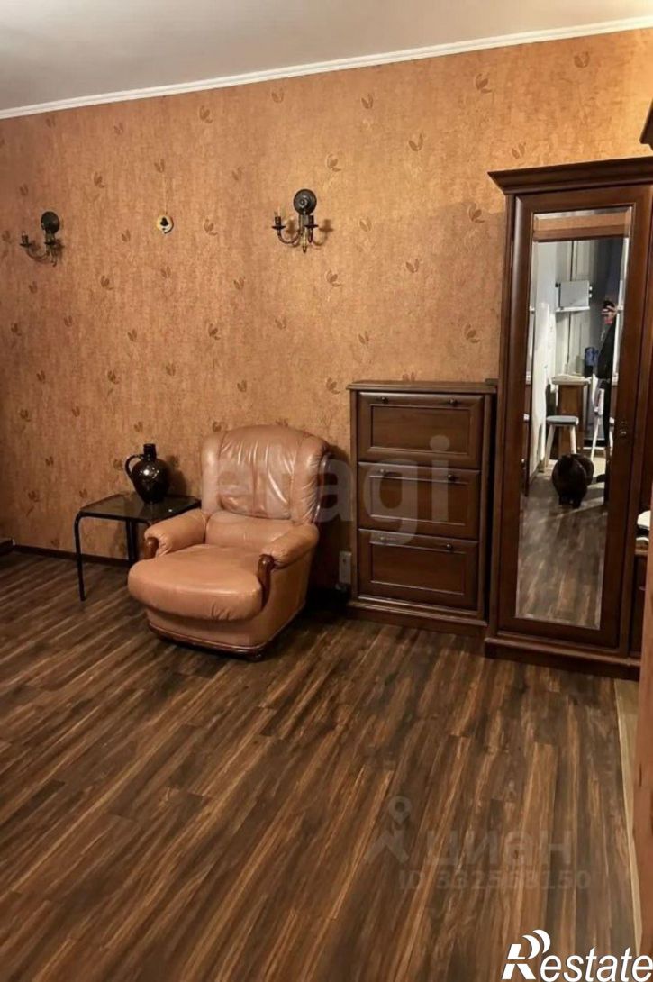 3-комн квартира ул Короленко, 62,  д. 62