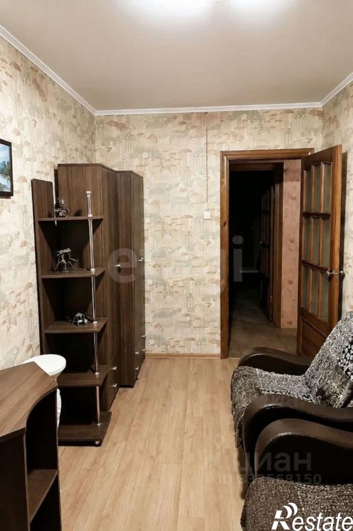 3-комн квартира ул Короленко, 62,  д. 62