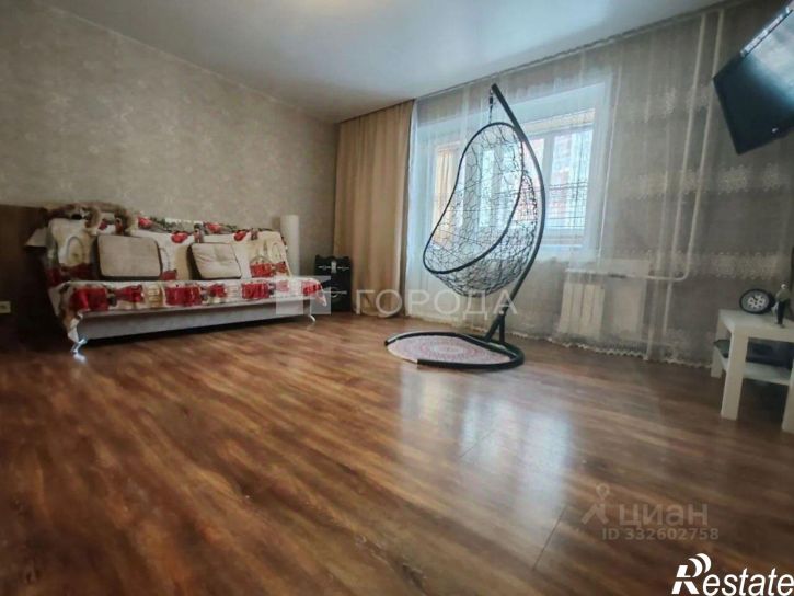 3-комн квартира улица Сергея Семёнова, 19,  д. 19