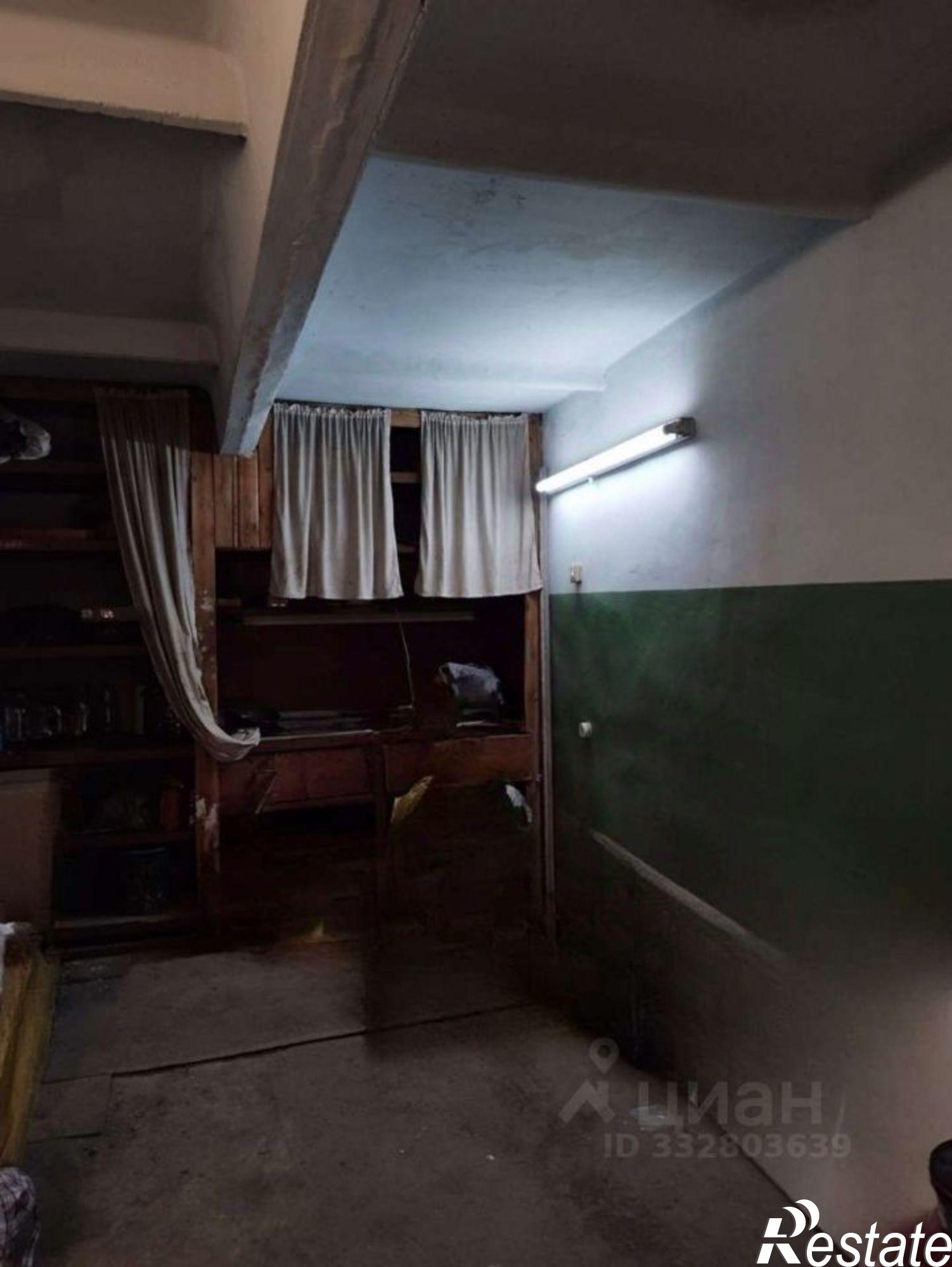Купить гараж, место в паркинге за 900 000 рублей на улица Попова