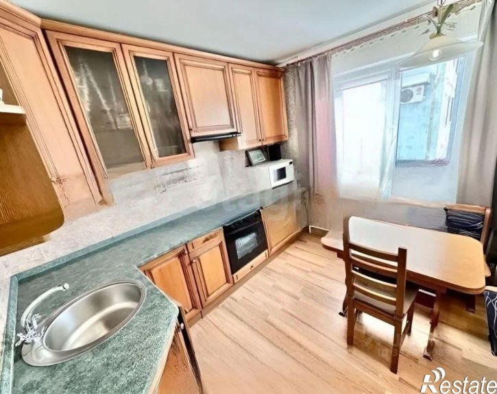 4-комн квартира улица Матросова, 10,  д. 10