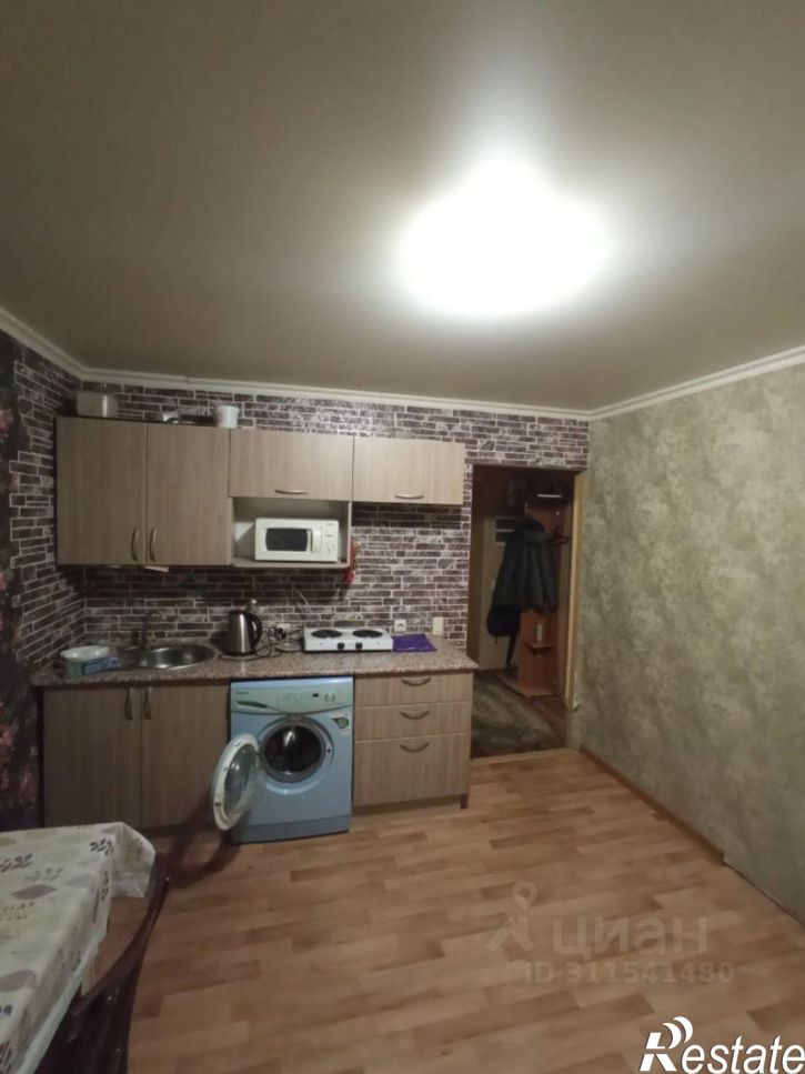 2-комн квартира улица Сухэ-Батора, 35,  д. 35