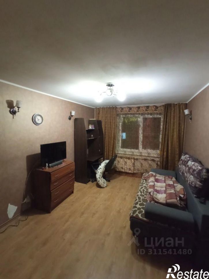 2-комн квартира улица Сухэ-Батора, 35,  д. 35
