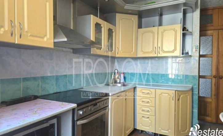 3-комн квартира ул Веры Кащеевой, 15,  д. 15