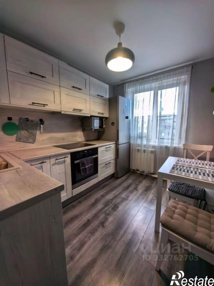 3-комн квартира улица Гущина, 75А,  д. 75А